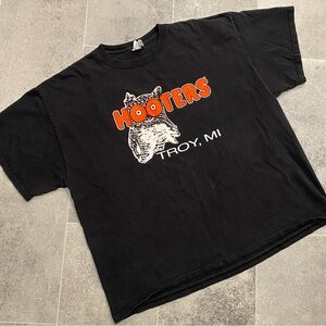 Vintage Hooters  Original Graphic tshirt
